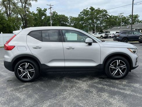 Used 2024 Volvo XC40 B5 Core AWD/4WD image 37