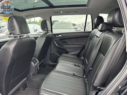 Used 2024 Volkswagen Tiguan SE AWD/4WD image 10