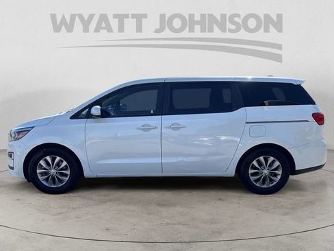 Used 2021 Kia Sedona LX FWD image 2