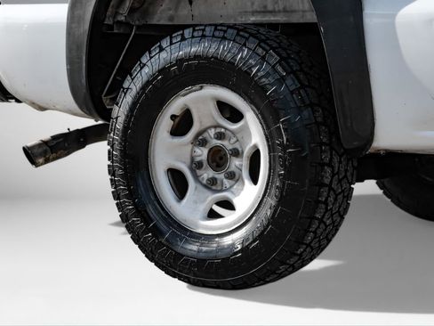 Used 2000 Chevrolet Silverado 1500 4x4 Extended Cab w/ Firm Ride Suspension Pkg image 46