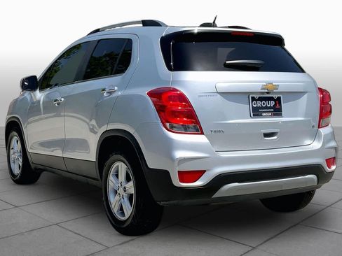 Used 2017 Chevrolet Trax LT w/ LT Convenience Package FWD image 12