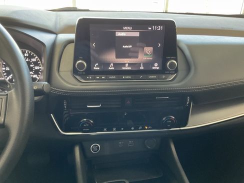 Used 2021 Nissan Rogue SV image 15