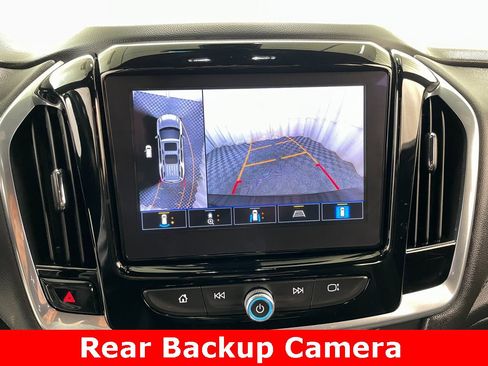 Certified 2022 Chevrolet Traverse LT image 3