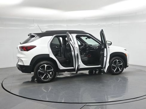 Used 2021 Chevrolet TrailBlazer RS FWD image 4