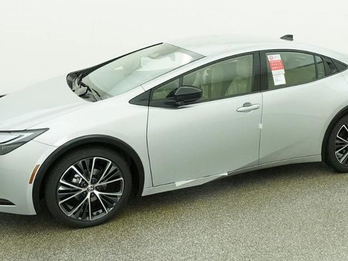 New 2026 Toyota Prius XLE FWD image 2