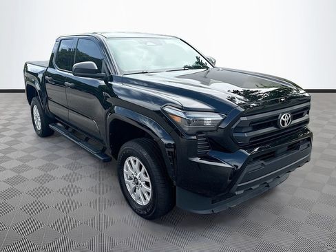 Used 2025 Toyota Tacoma SR AWD/4WD image 4