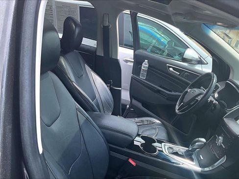 Used 2017 Ford Edge Titanium w/ Equipment Group 301A AWD/4WD image 6