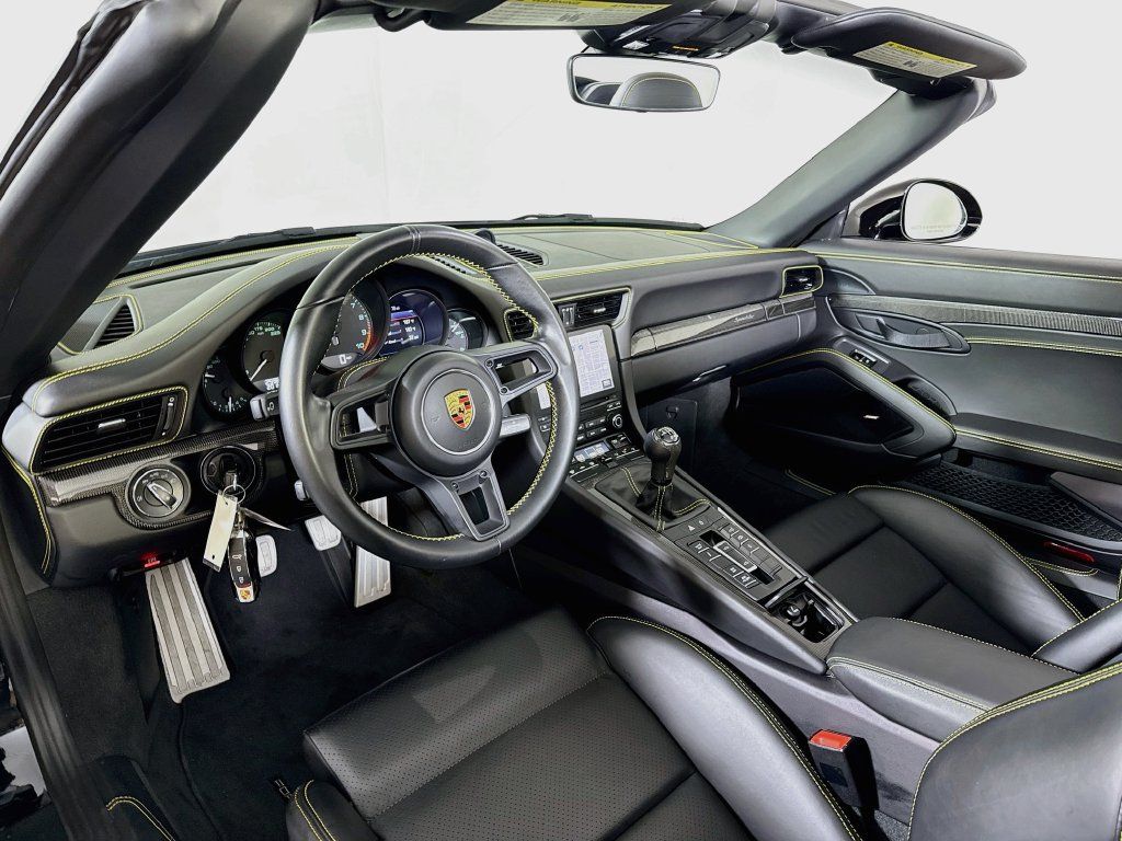 Certified 2019 Porsche 911 Speedster RWD image 11