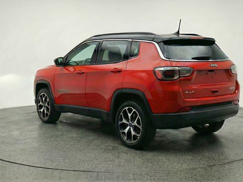 Used 2025 Jeep Compass Limited image 6