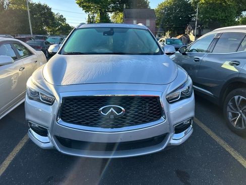 Used 2020 INFINITI QX60 Luxe w/ Essential Package AWD/4WD image 3