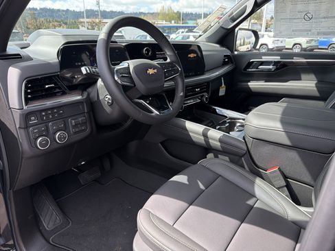 New 2026 Chevrolet Suburban Premier image 10