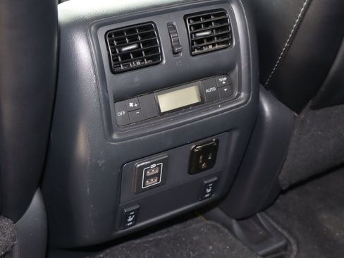 Used 2018 Nissan Pathfinder SL w/ SL Premium Package FWD image 20