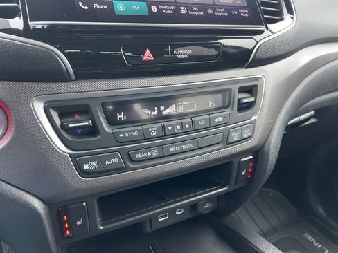 Used 2025 Honda Ridgeline RTL image 10
