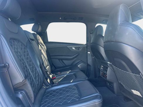 Used 2023 Audi SQ7 Prestige w/ Sport Package image 8