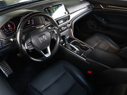 Used 2018 Honda Accord Sport image 6