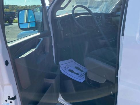 Used 2019 GMC Savana 2500 w/ Driver Convenience Package RWD image 12
