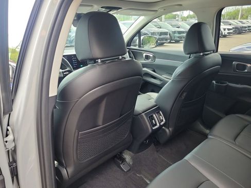 New 2026 Kia Sorento S w/ S Panoramic Sunroof Package FWD image 16