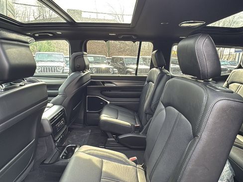 New 2026 Jeep Grand Wagoneer Limited AWD/4WD image 25