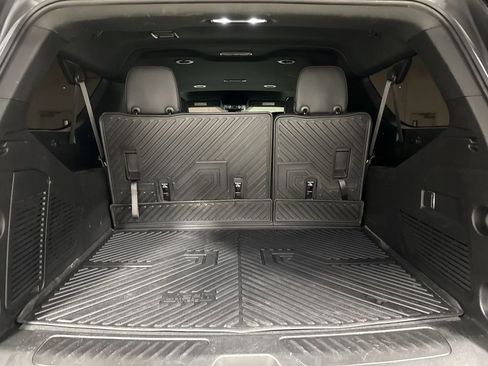 Used 2023 GMC Yukon XL SLT image 25