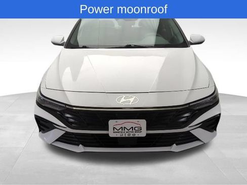 Used 2025 Hyundai Elantra SEL FWD image 11