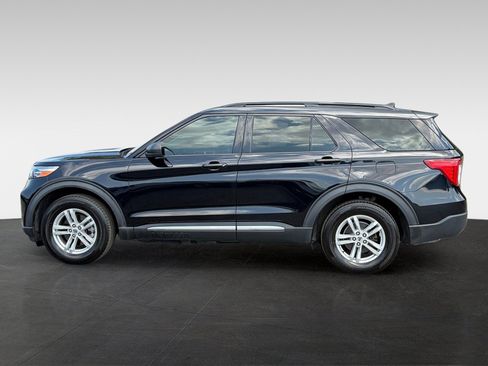 Used 2021 Ford Explorer XLT w/ Class III Trailer Tow Package AWD/4WD image 8