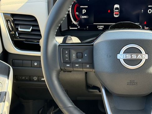 Used 2025 Nissan Rogue SL w/ Tech Package AWD/4WD image 31