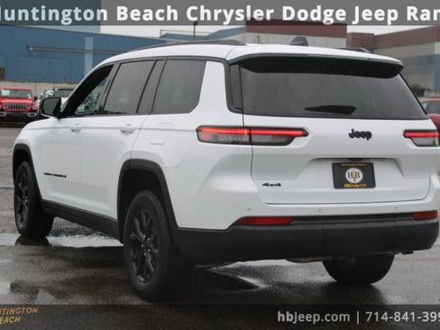 Used 2025 Jeep Grand Cherokee L Altitude image 3