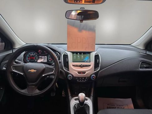 Used 2018 Chevrolet Cruze LS FWD image 14