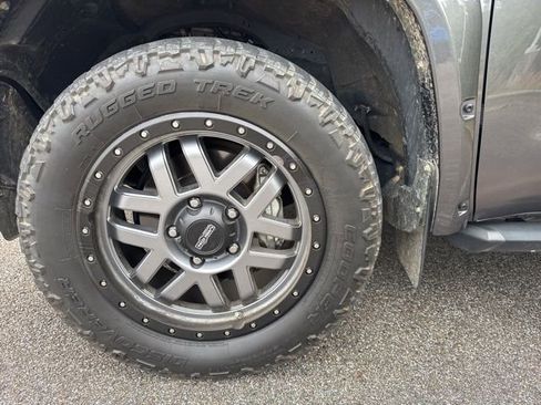 Used 2018 Toyota Tundra SR5 w/ SR5 Upgrade Package image 7