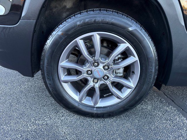 Used 2023 GMC Terrain SLT w/ Tech Package FWD image 11