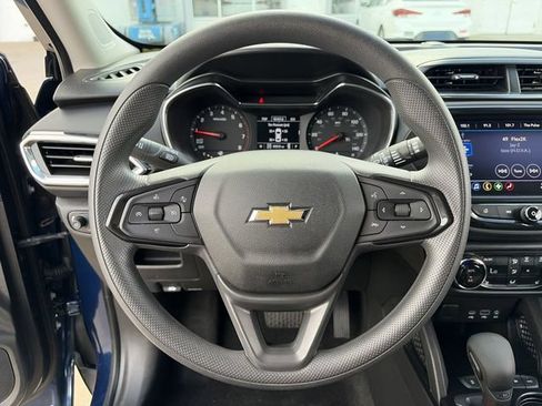 Used 2023 Chevrolet TrailBlazer LT w/ Convenience Package AWD/4WD image 23