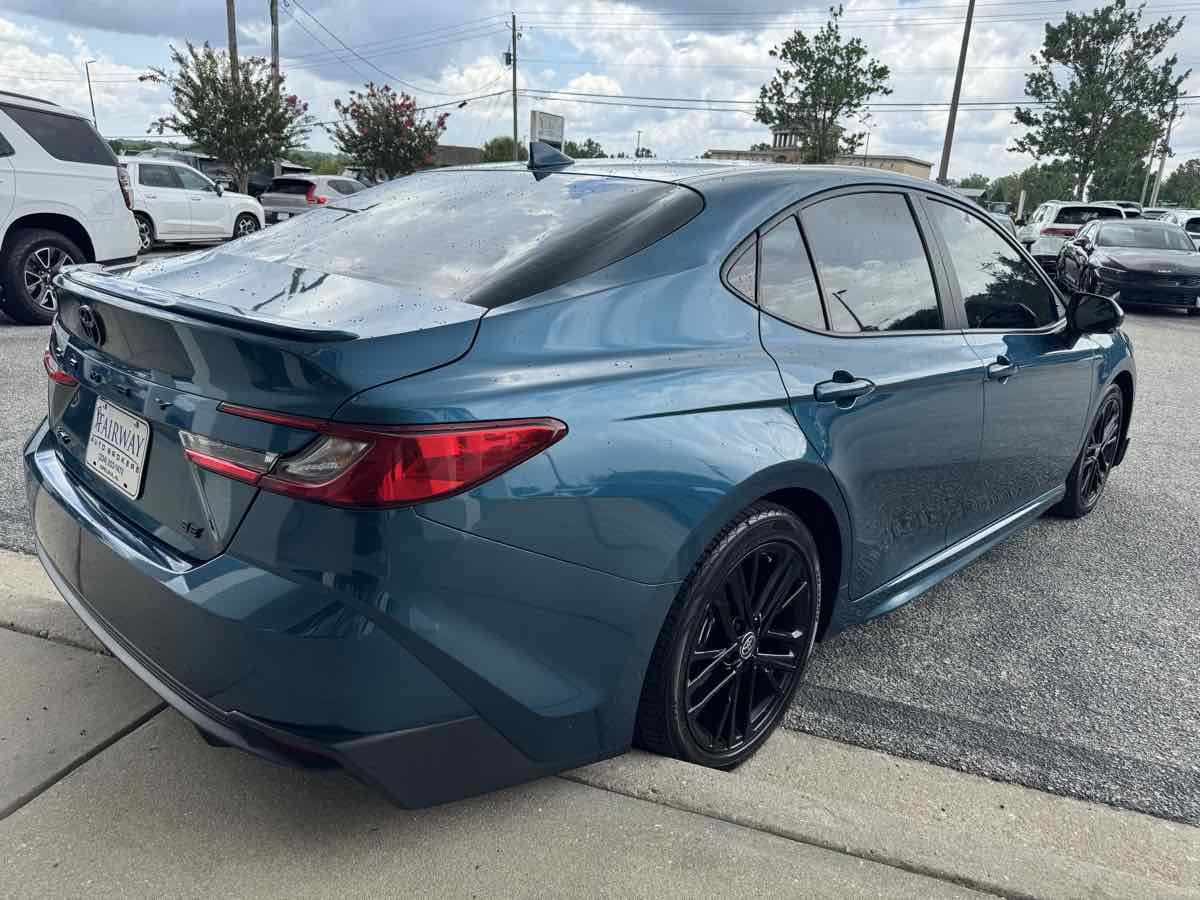 Used 2025 Toyota Camry SE FWD image 31