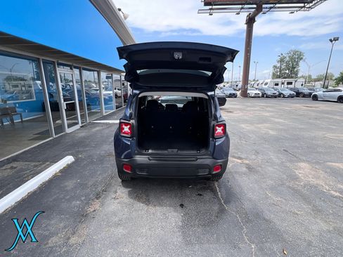 Used 2023 Jeep Renegade Altitude AWD/4WD image 18