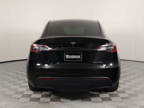 Used 2023 Tesla Model Y Long Range AWD/4WD image 5