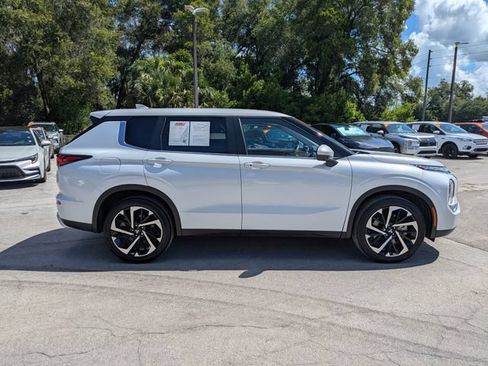 Used 2024 Mitsubishi Outlander SE FWD image 3