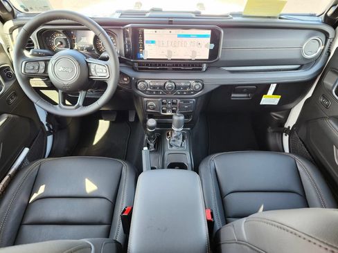 New 2026 Jeep Gladiator Sport AWD/4WD image 12
