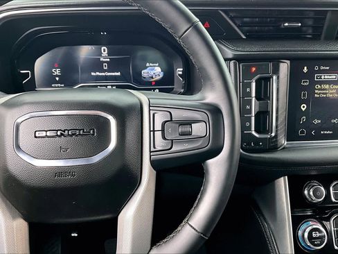 Used 2023 GMC Yukon Denali RWD image 25