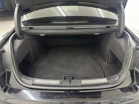 Used 2017 Lincoln Continental Select image 13