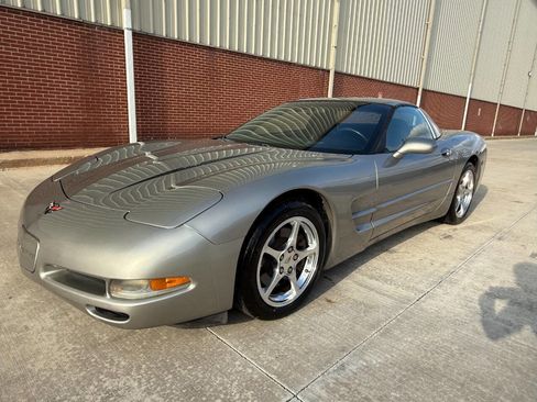 Used 2002 Chevrolet Corvette Coupe w/ Preferred Equipment Group2 image 1