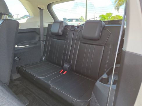 Used 2023 Volkswagen Tiguan SE FWD image 22