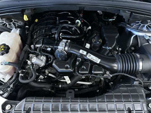 Used 2023 Jeep Grand Cherokee Limited AWD/4WD image 29