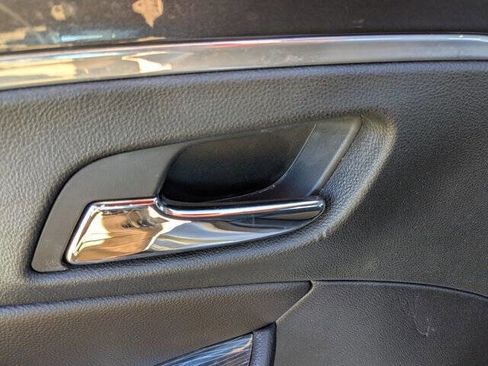 Used 2017 Chevrolet Impala LT image 26