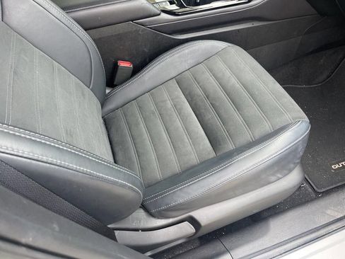 Used 2025 Mitsubishi Outlander SE FWD image 24