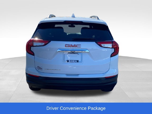 Certified 2024 GMC Terrain SLE w/ Driver Convenience Package FWD image 3