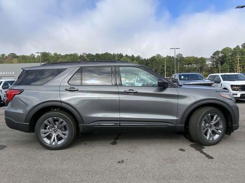 New 2026 Ford Explorer Active w/ Active Comfort Package image 2
