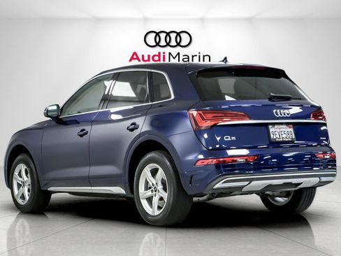 Used 2023 Audi Q5 Premium w/ Convenience Package image 3