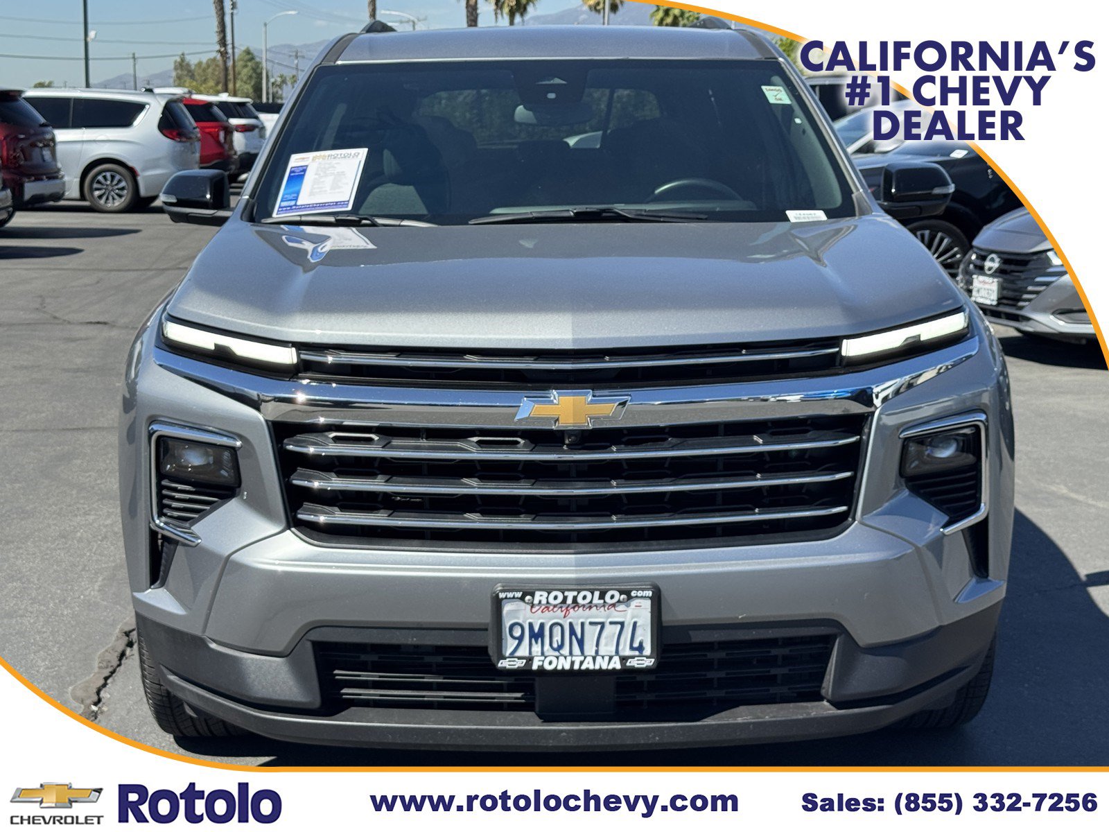 Used 2024 Chevrolet Traverse LT FWD image 2