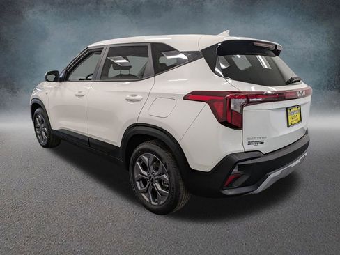 Certified 2025 Kia Seltos LX AWD/4WD image 6