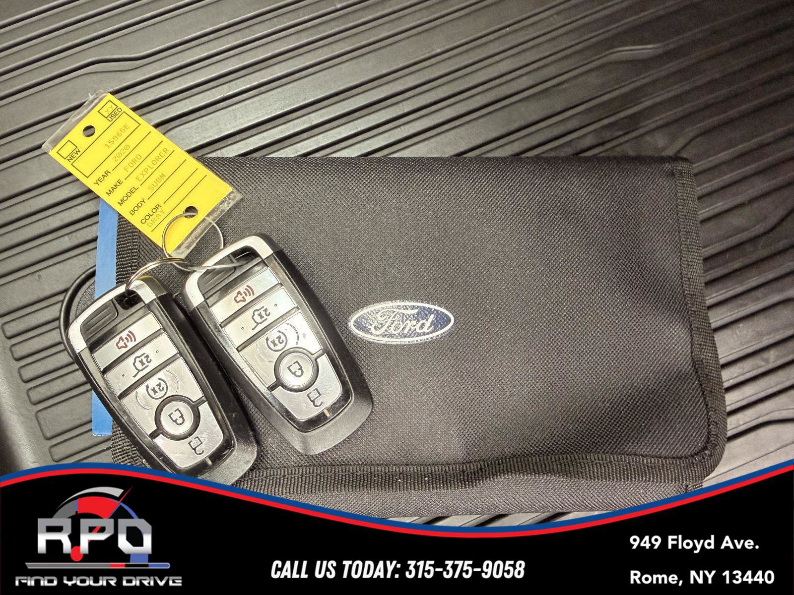 Used 2020 Ford Explorer Platinum w/ Premium Technology Package AWD/4WD image 39