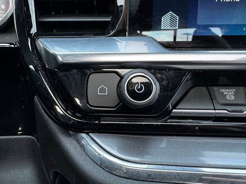 Certified 2024 Chevrolet Silverado 2500 High Country w/ High Country Premium Package image 17